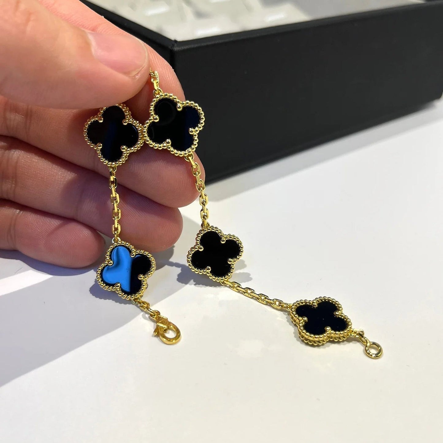 [Glimmer] CLOVER 5 MOTIF ONYXS BRACELET COLLECTION