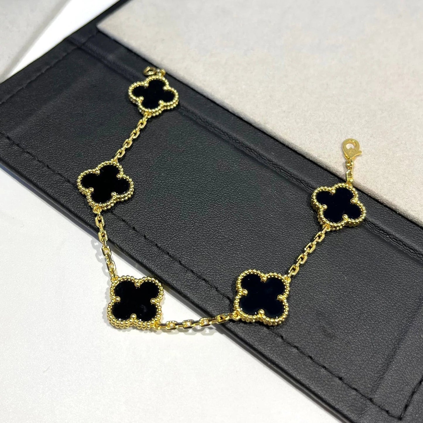 [Glimmer] CLOVER 5 MOTIF ONYXS BRACELET COLLECTION