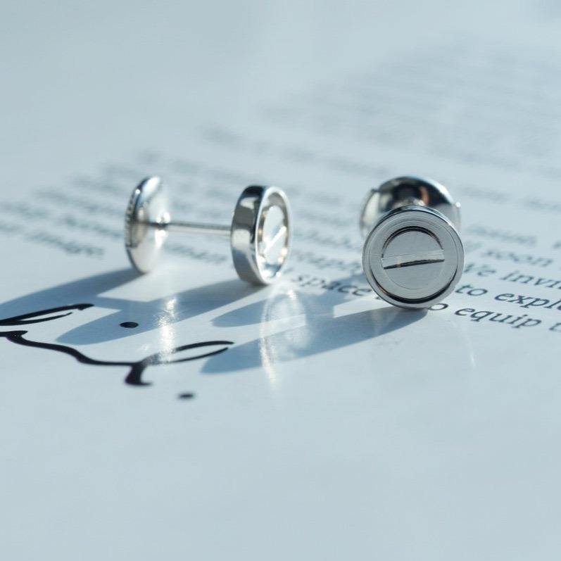 [Glimmer]LOVE EARRINGS SILVER 10MM