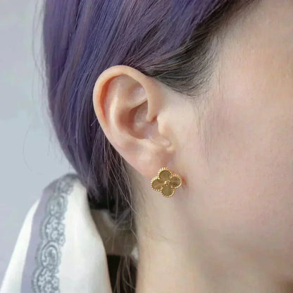 [Glimmer]CLOVER MEDIUM 1 MOTIFS LASER EARRINGS