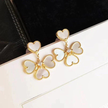 [グリマー]クローバースウィートホワイトモップピアス