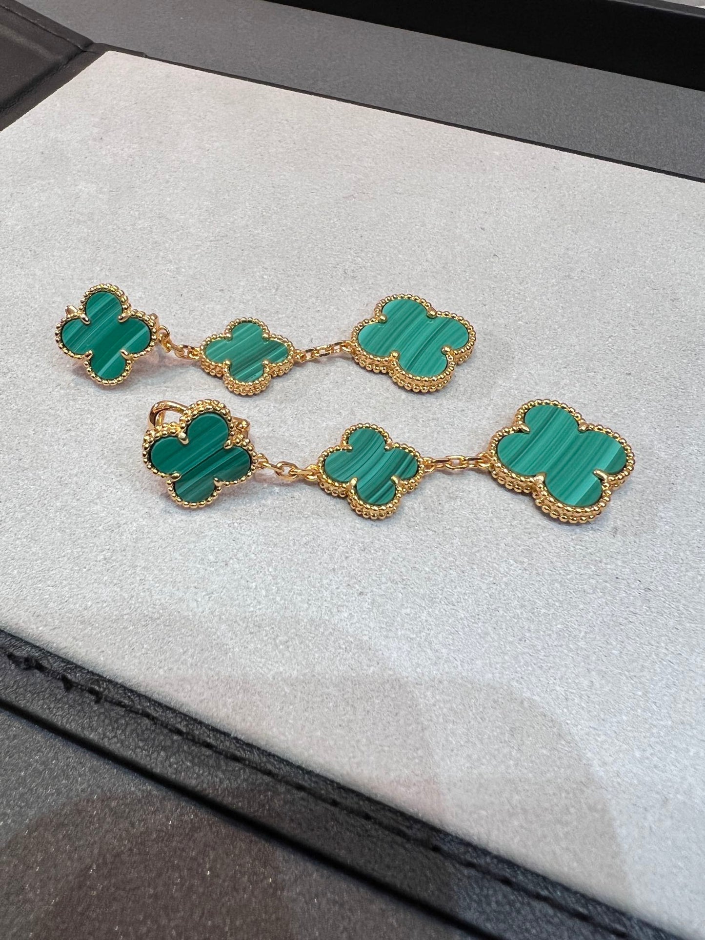[Glimmer]CLOVER MALACHITE 3 MOTIFS GOLD