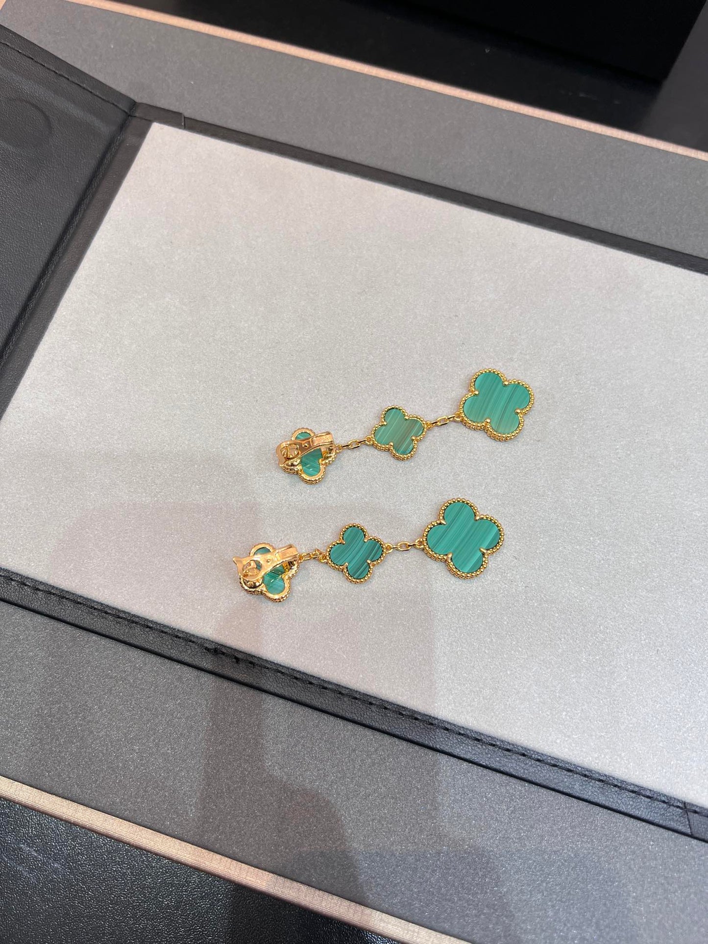 [Glimmer]CLOVER MALACHITE 3 MOTIFS GOLD