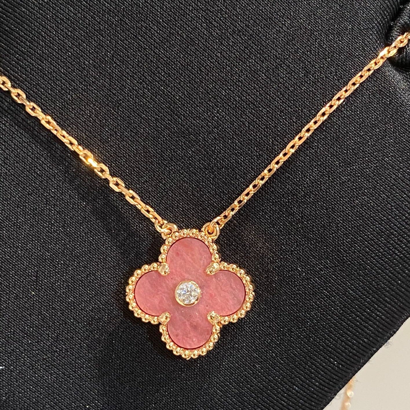 [Glimmer]CLOVER 15MM DIAMOND RHODONITE NECKLACE