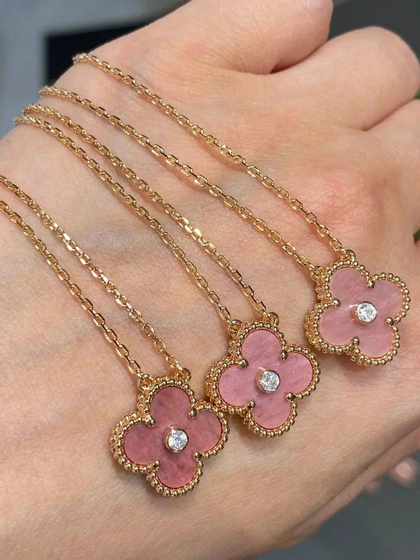[Glimmer]CLOVER 15MM DIAMOND RHODONITE NECKLACE