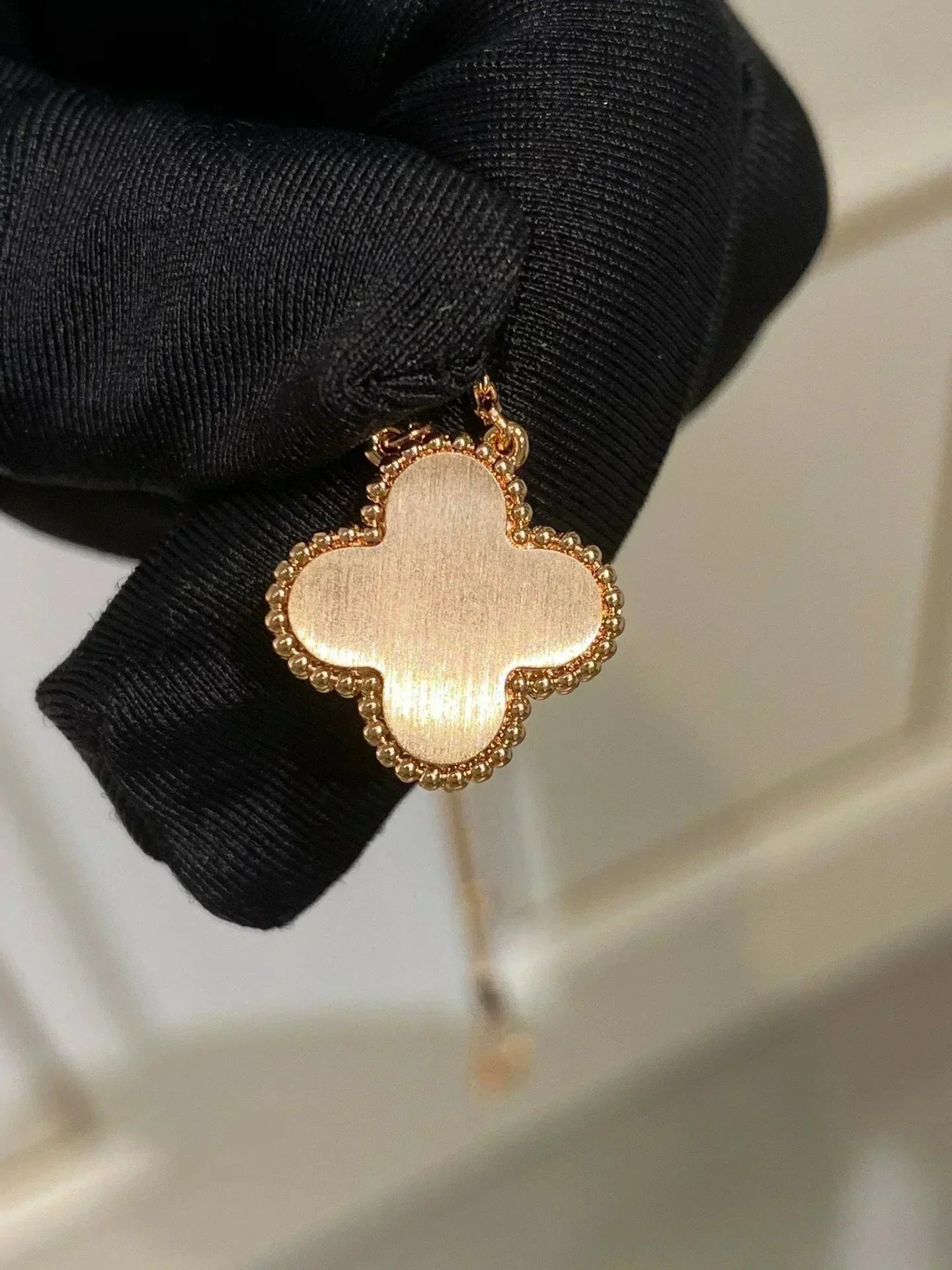 [Glimmer]CLOVER 15MM DIAMOND RHODONITE NECKLACE