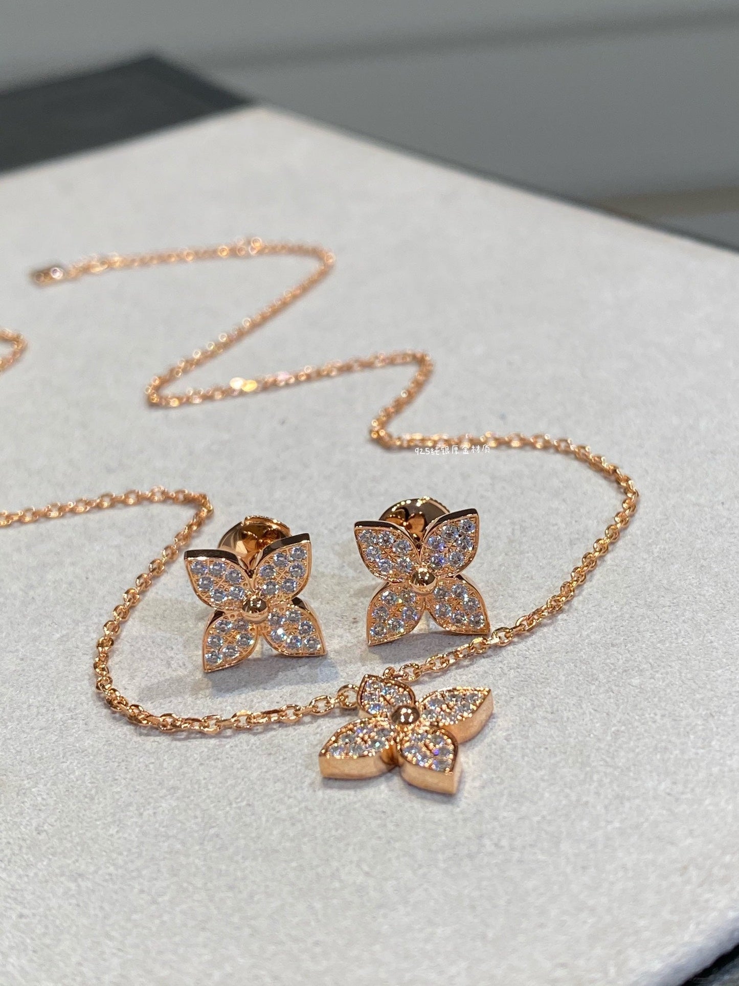 [Glimmer]STAR DIAMOND NECKALCE