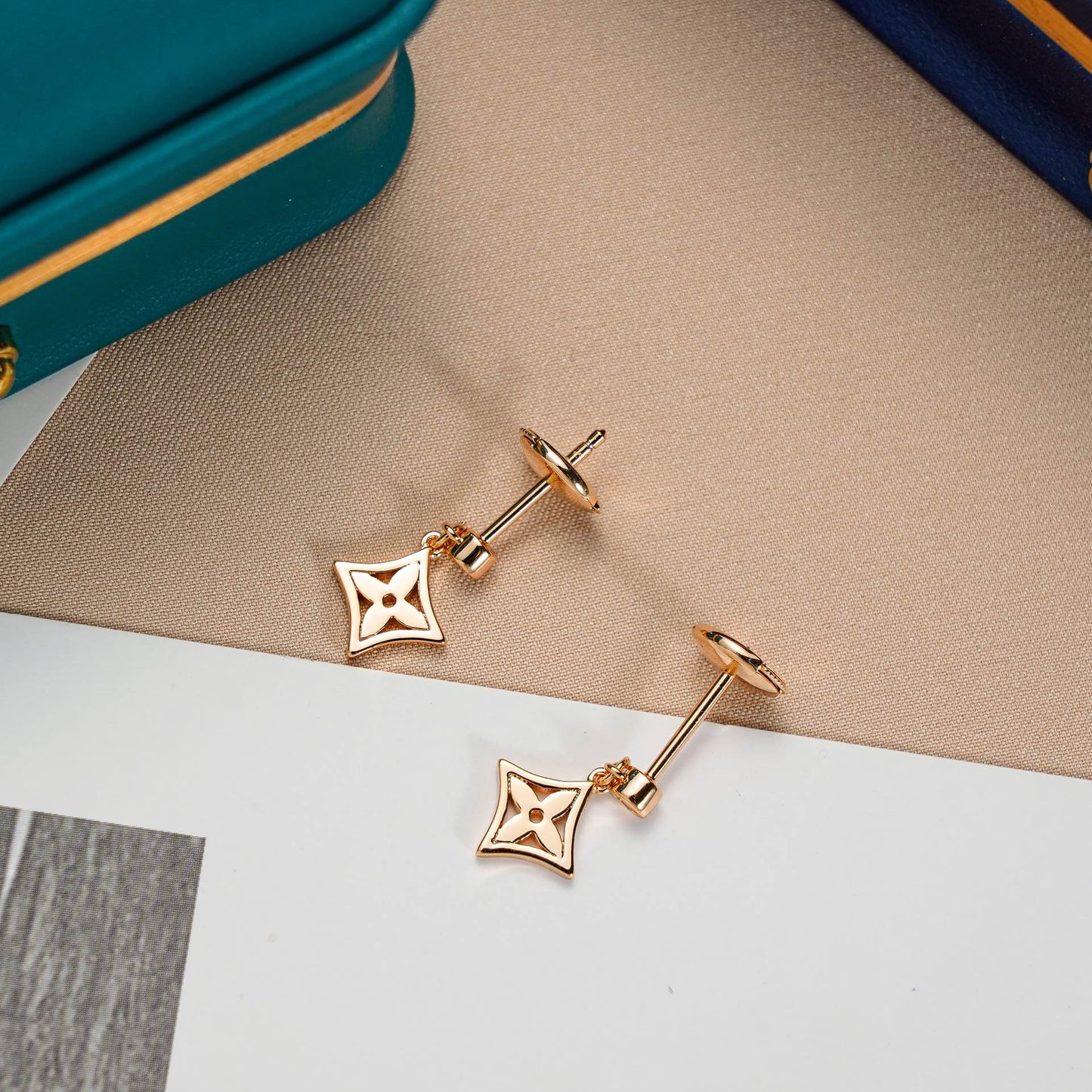 [グリマー]STAR EARRINGS GOLD