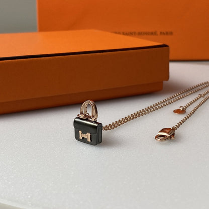 [Glimmer]CONSTANCE BLACK PEDANT PINK GOLD NECKLACE