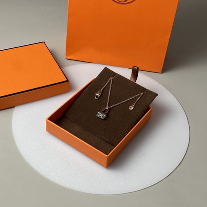 [Glimmer]CONSTANCE BLACK PEDANT PINK GOLD NECKLACE