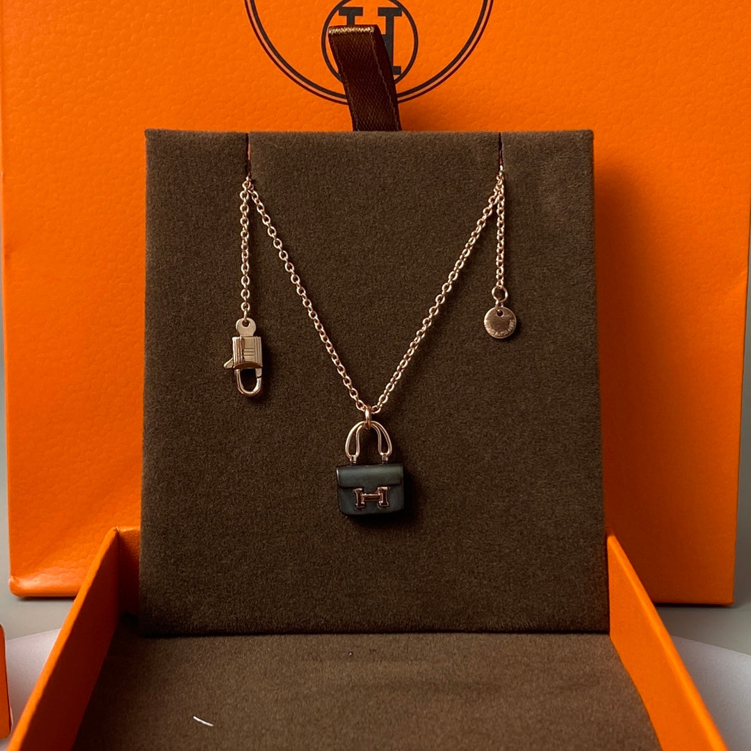 [Glimmer]CONSTANCE BLACK PEDANT PINK GOLD NECKLACE