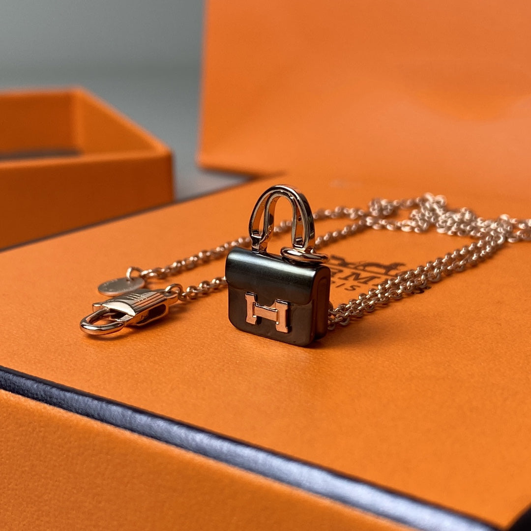 [Glimmer]CONSTANCE BLACK PEDANT PINK GOLD NECKLACE