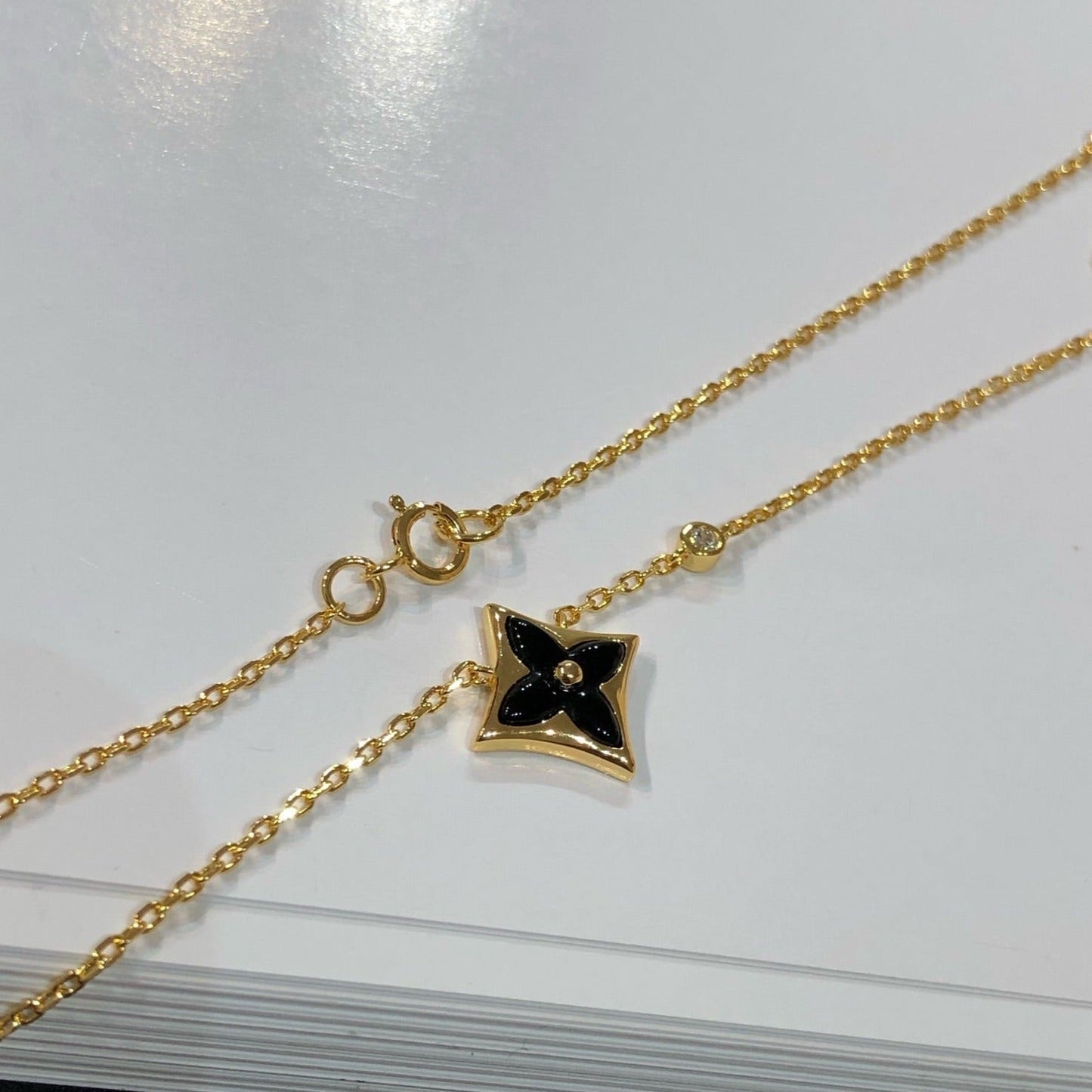 [Glimmer]STAR BLACK MOP NECKLACE