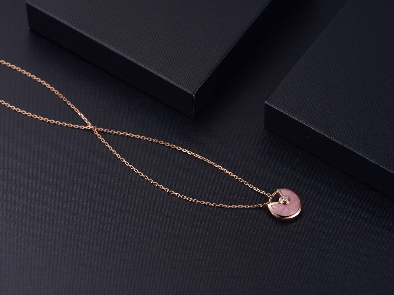 [Glimmer]AMULETTE Glimmer GOLD PINK MOP NECKLACE