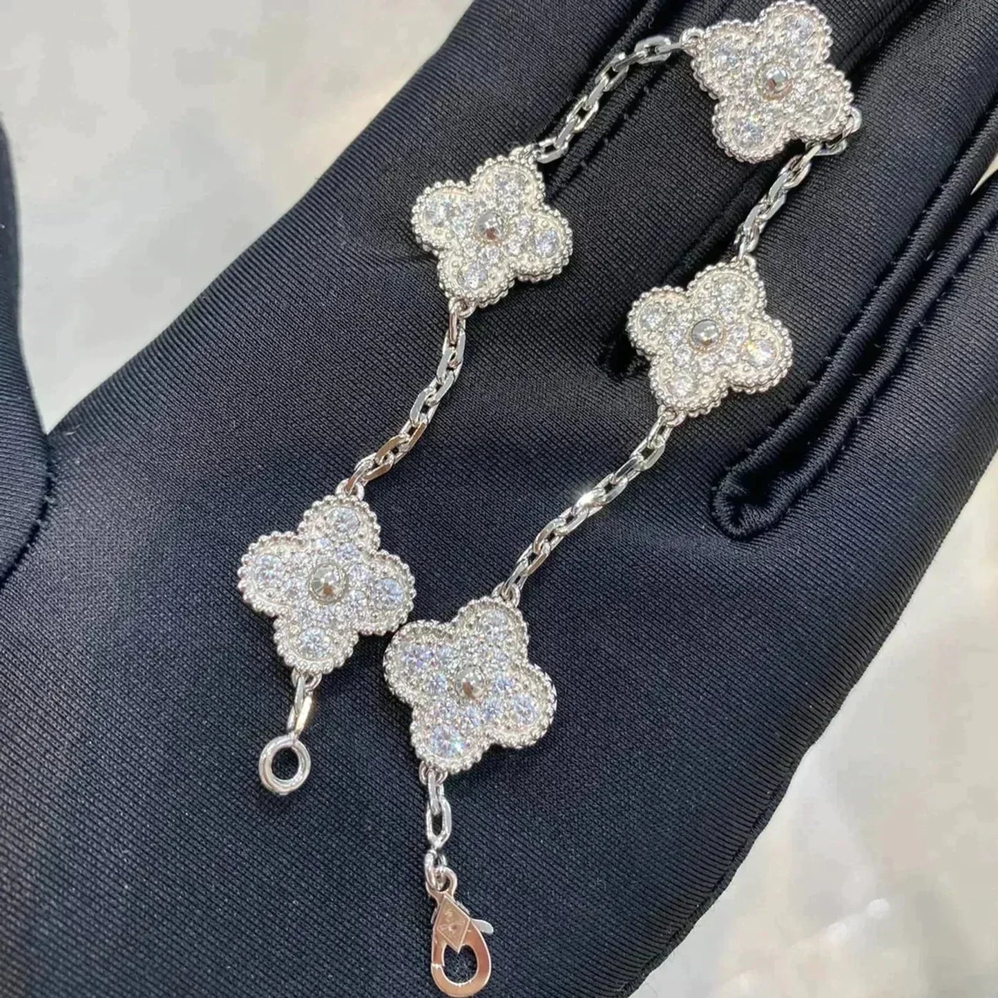 [Glimmer] CLOVER 5 MOTIF FULL DIAMOND BRACELET COLLECTION