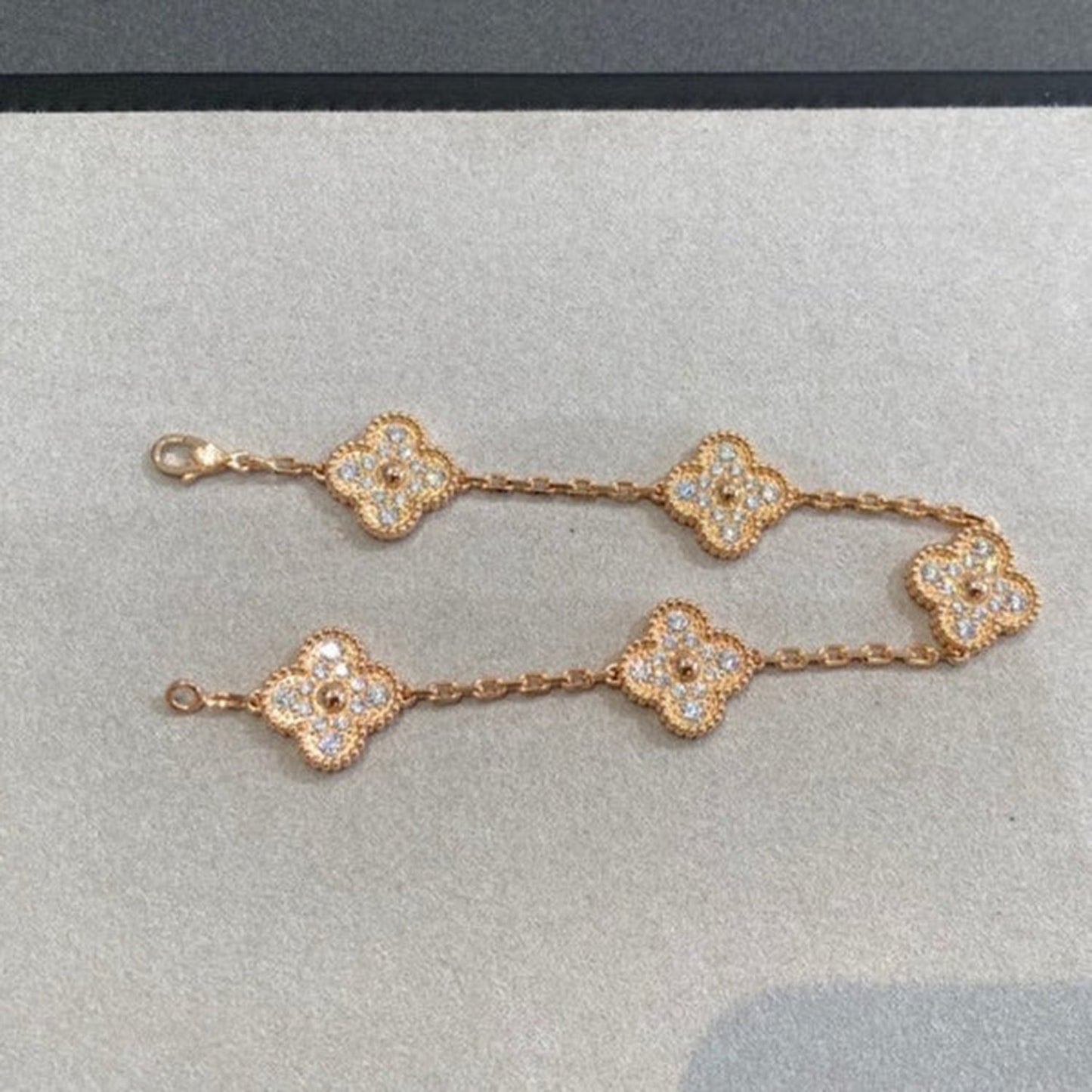 [Glimmer] CLOVER 5 MOTIF FULL DIAMOND BRACELET COLLECTION