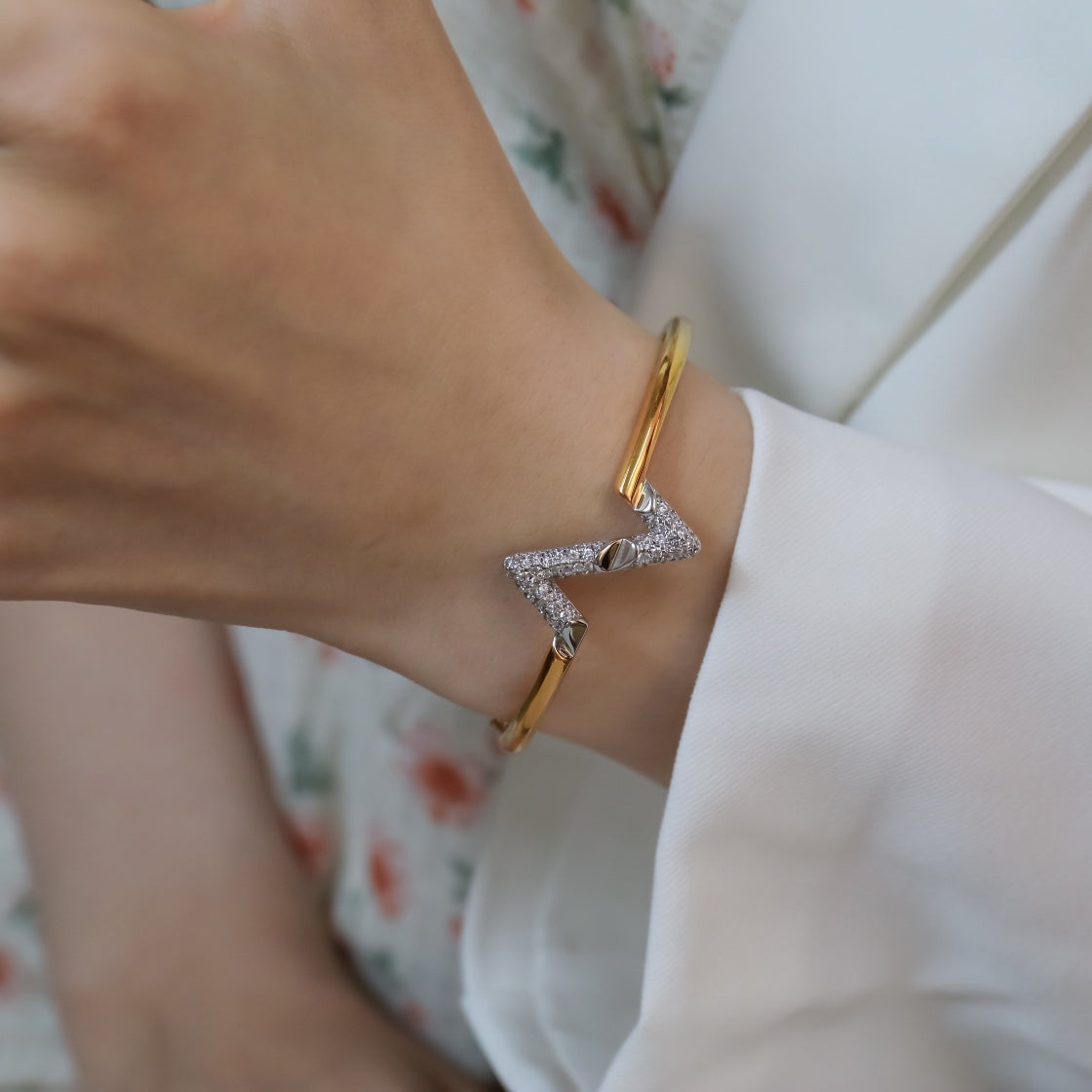 [Glimmer]VOLTE UPSITE DOWN GOLD DIAMOND BRACELET