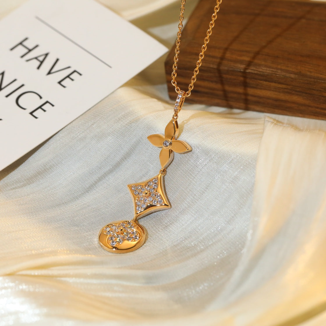 [Glimmer]STAR AND SUN DIAMOND PINK GOLD NECKLACE