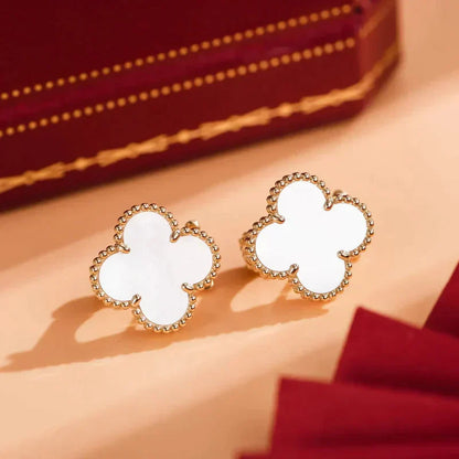 [Glimmer]CLOVER MEDIUM 1 MOTIFS  WHITE MOP STUD EARRINGS