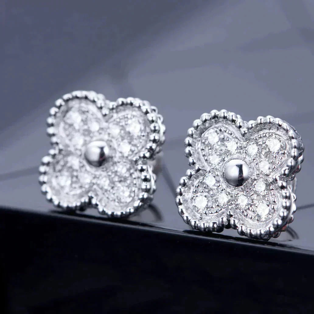 [Glimmer]CLOVER 1 MOTIFS DIAMOND STUD EARRINGS SILVER