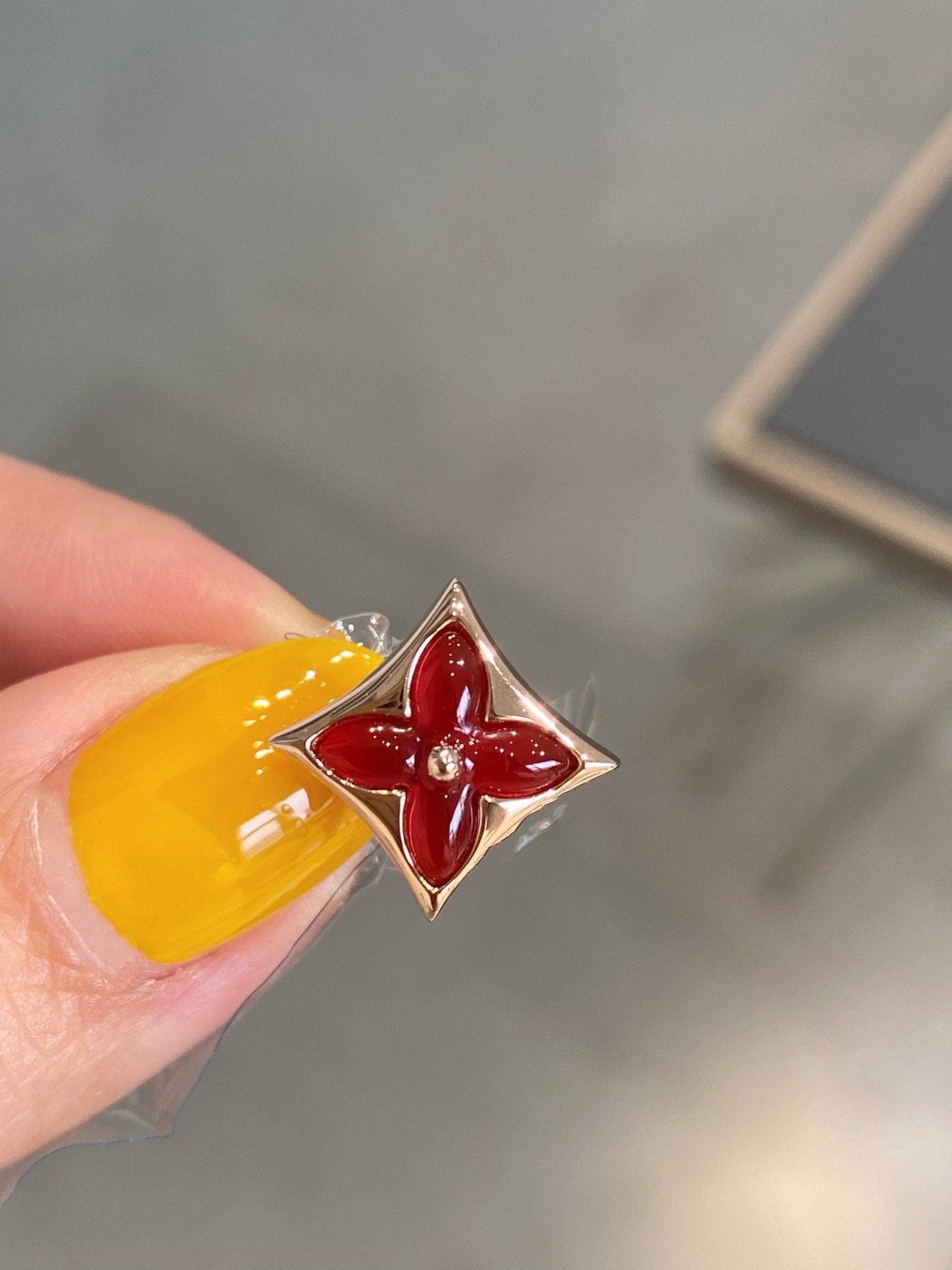 [Glimmer]STAR AND SUN PINK GOLD CARNELIAN STUD EARRINGS