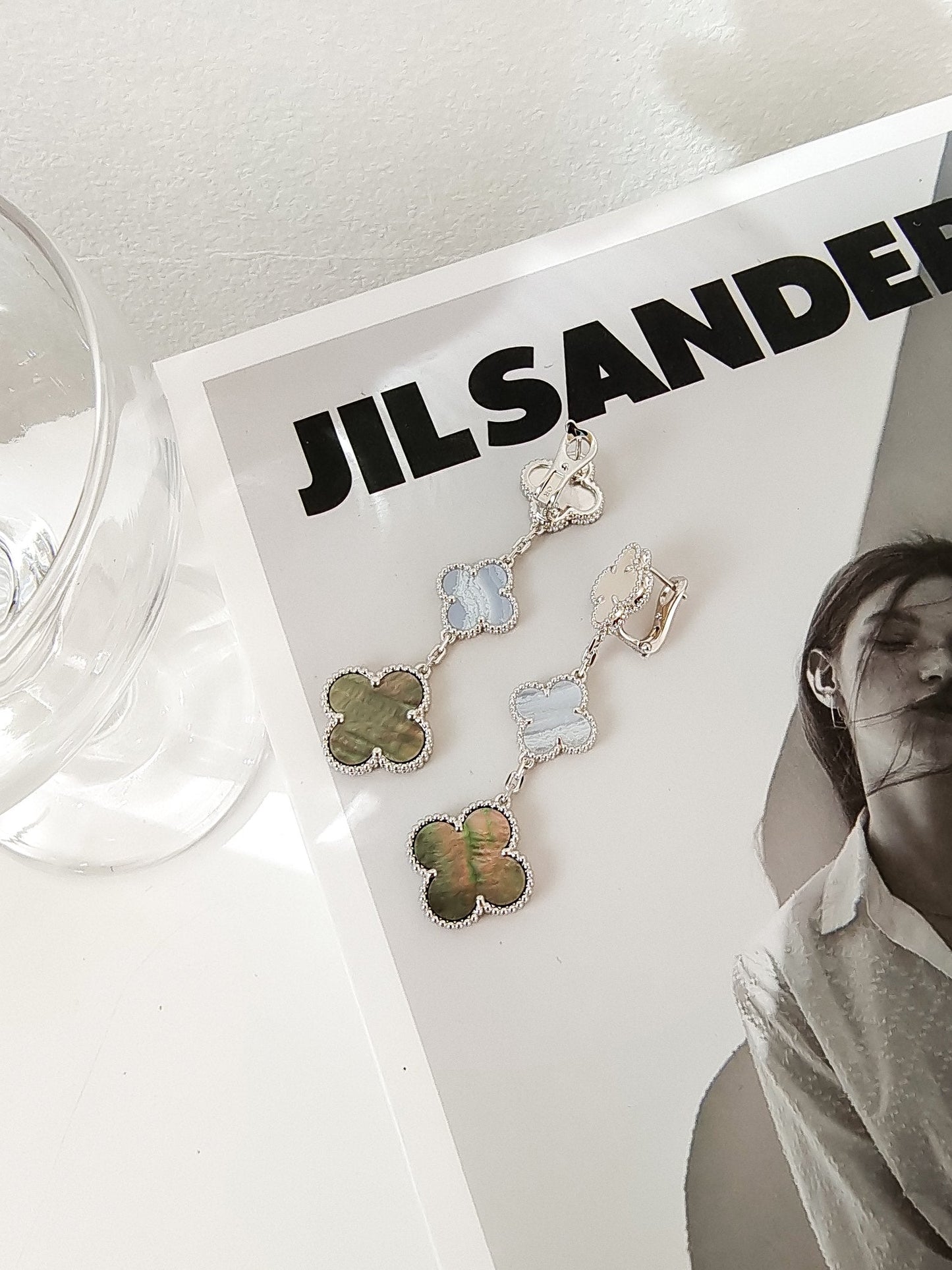 [Glimmer]CLOVER 3 MOTIFS CHALCEDONY DARK MOP SILVER EARRINGS