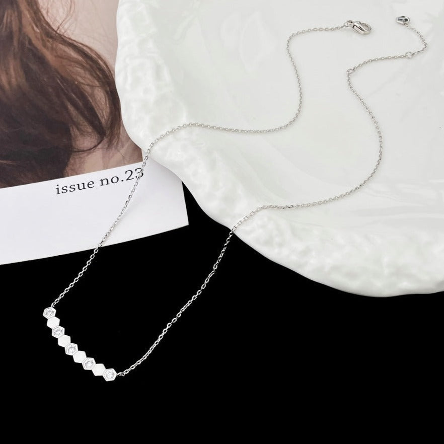 [Glimmer]BEE MY LOVE DIAMOND NECKLACE
