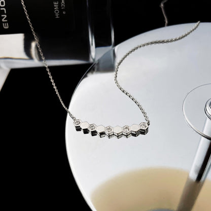 [Glimmer]BEE MY LOVE DIAMOND NECKLACE