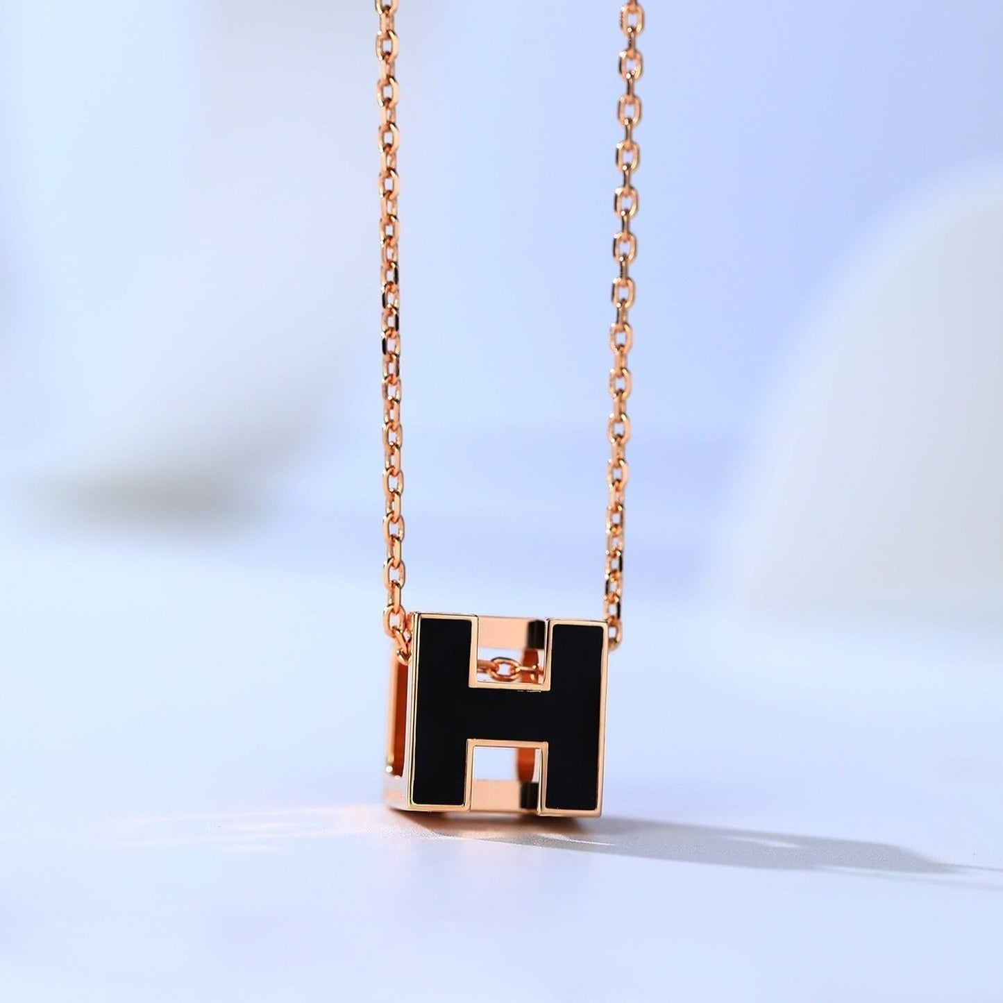 [Glimmer]H CAGE PINK GOLD NECKLACE