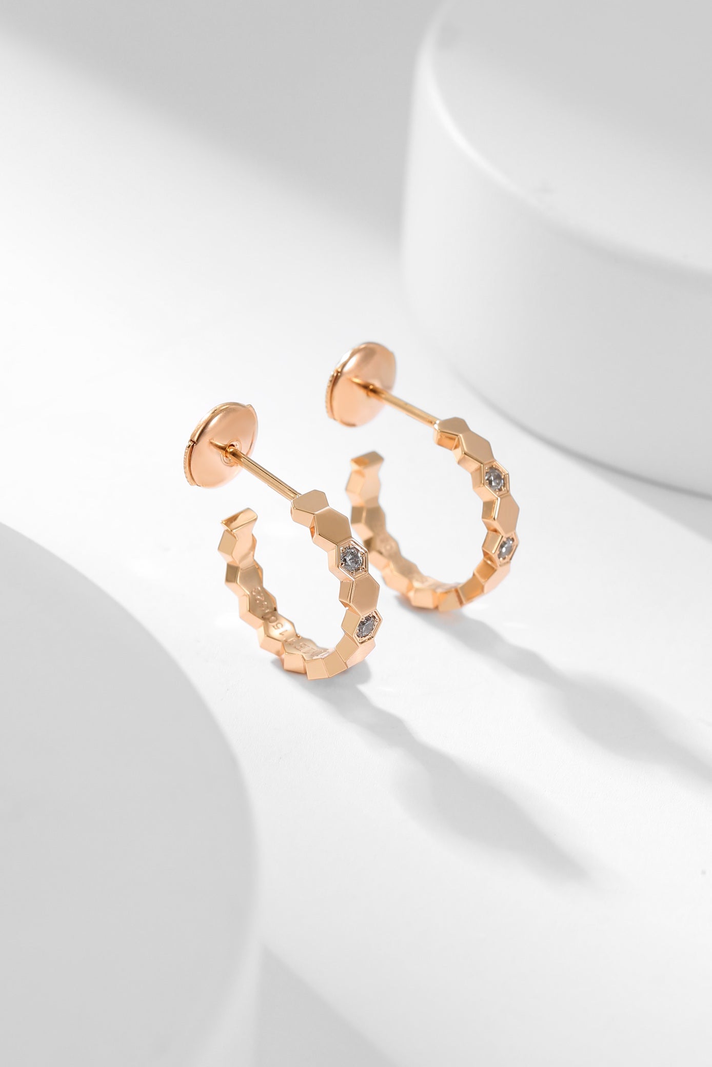 [Glimmer]BEE LOVE DIAMOND HOOP EARRINGS