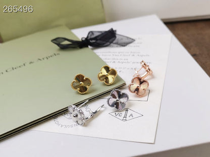 [Glimmer] CLOVER MEDIUM STUD EARRINGS