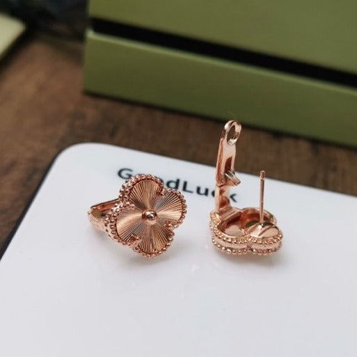 [Glimmer]CLOVER MEDIUM STUD EARRINGS