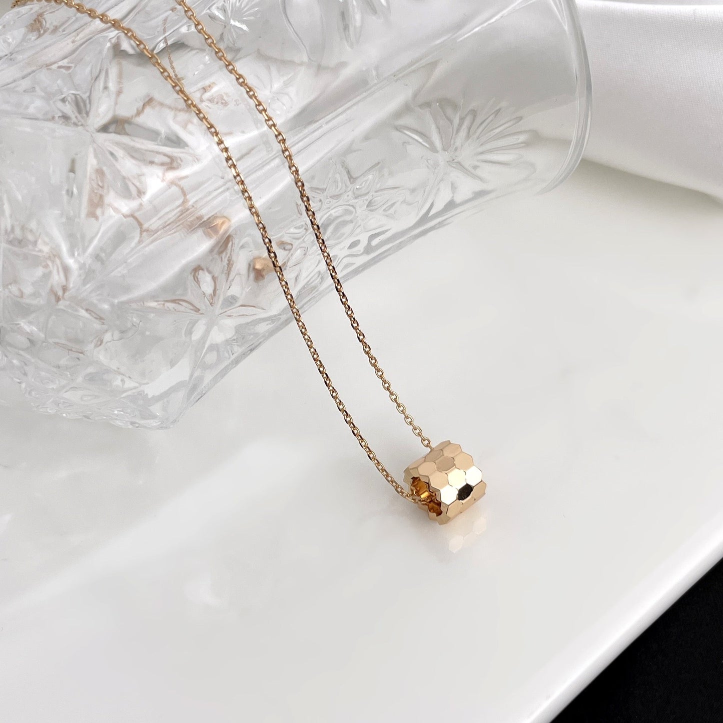 [Glimmer]BEE MINI NECKLACE