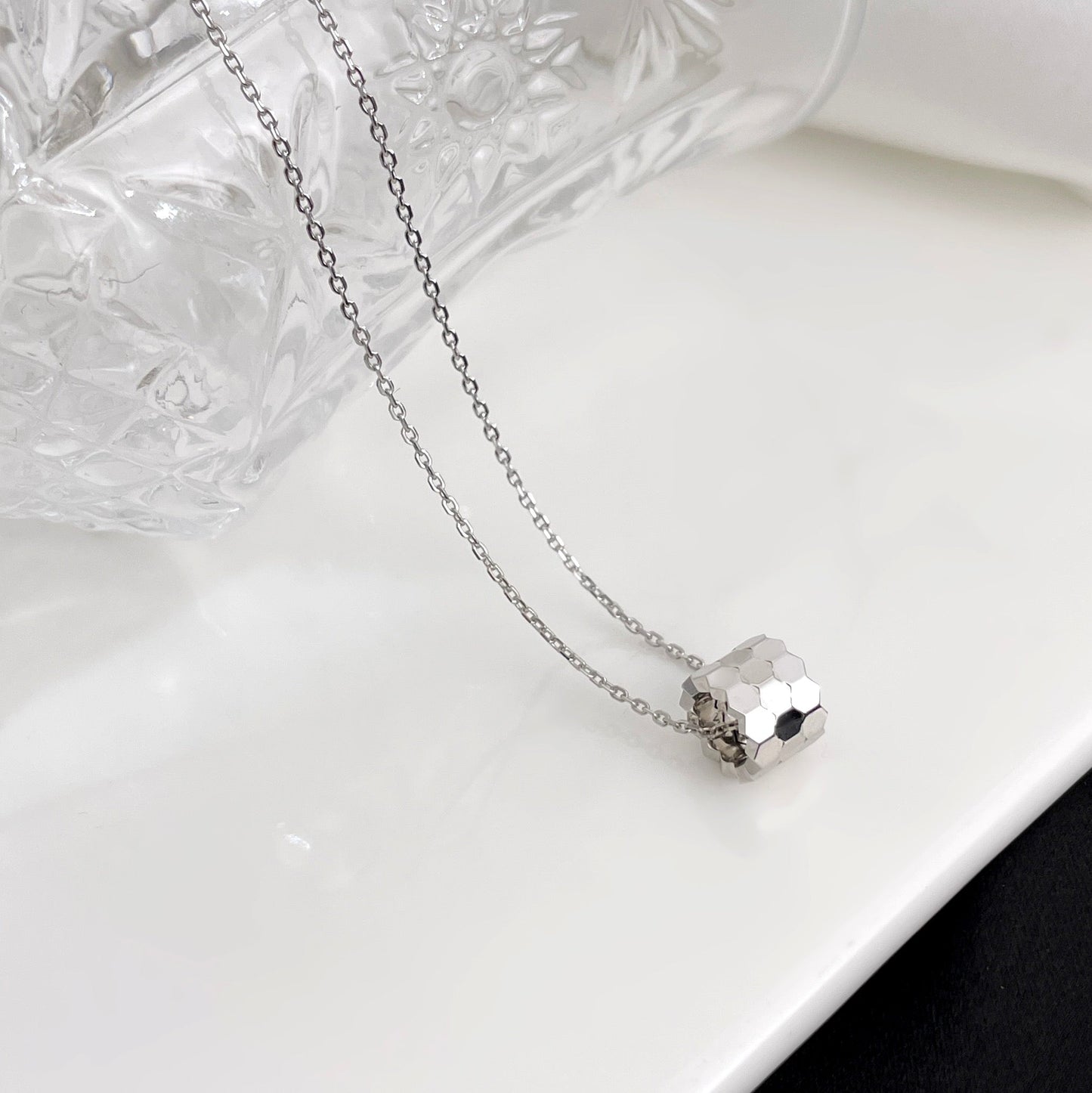 [Glimmer]BEE MINI NECKLACE