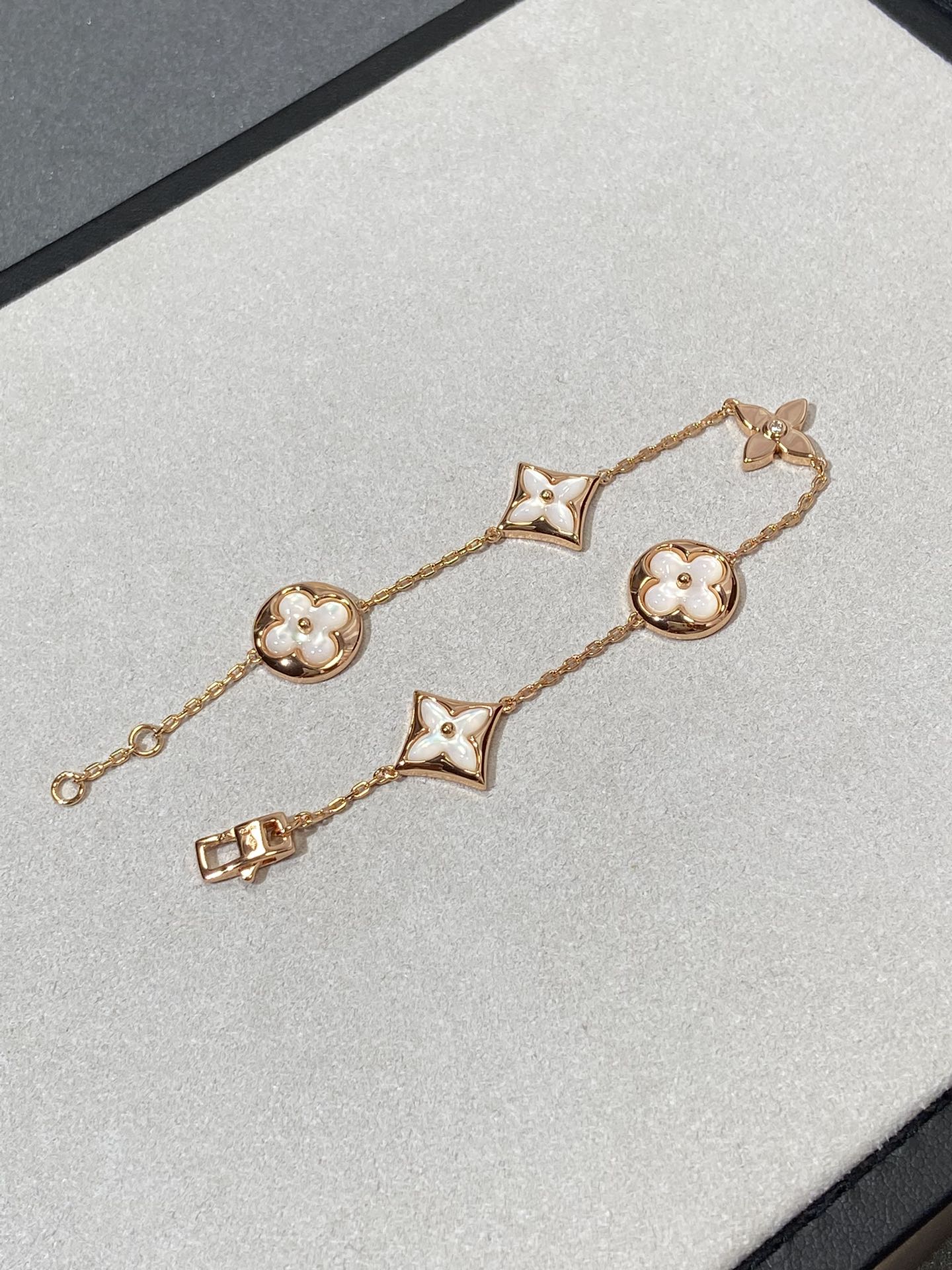 [Glimmer]STAR AND SUN 5 MOTIF MOP PINK GOLD BRACELET