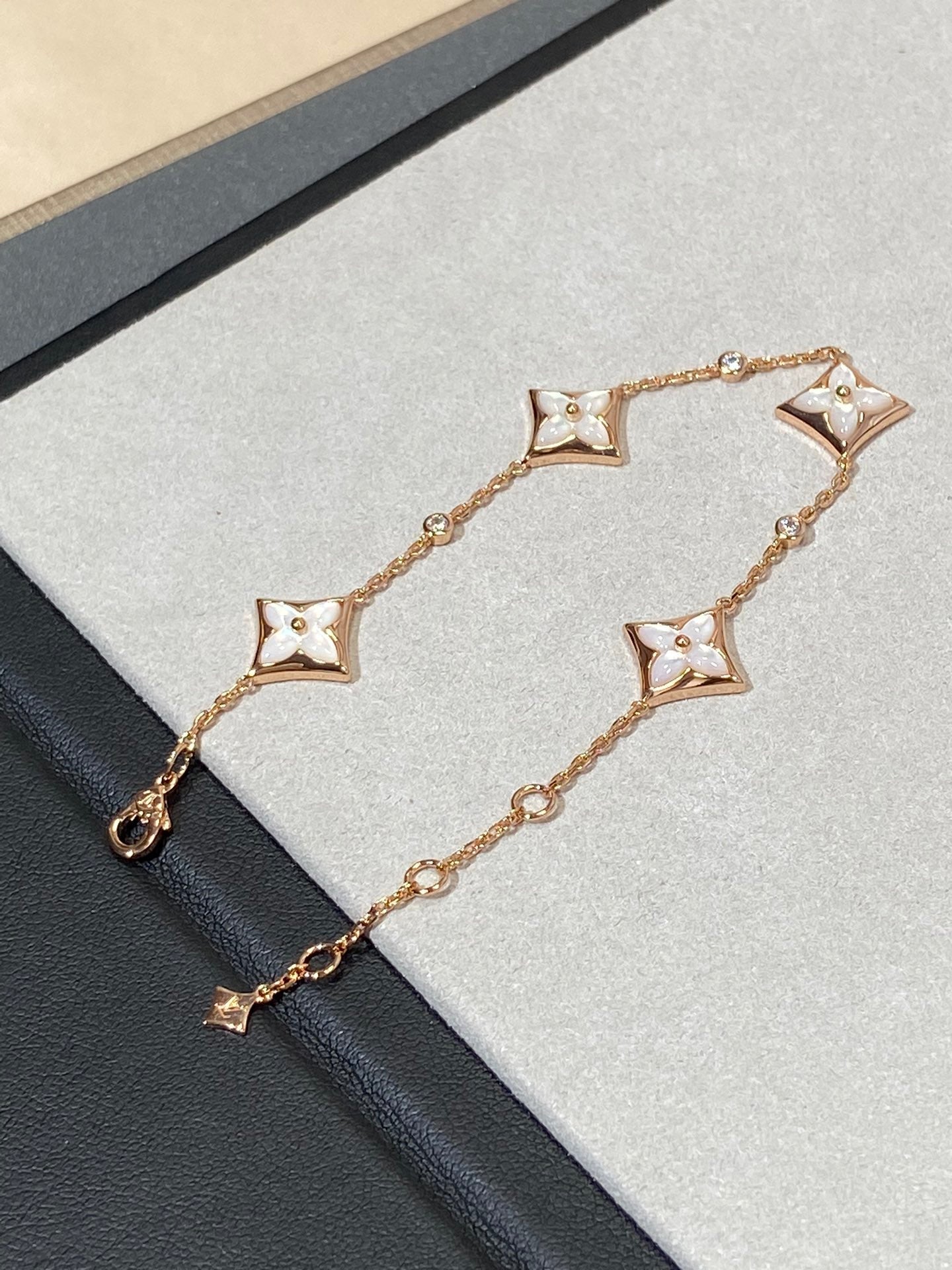 [Glimmer]STAR 4 MOTIF MOP DIAMOND PINK GOLD BRACELET