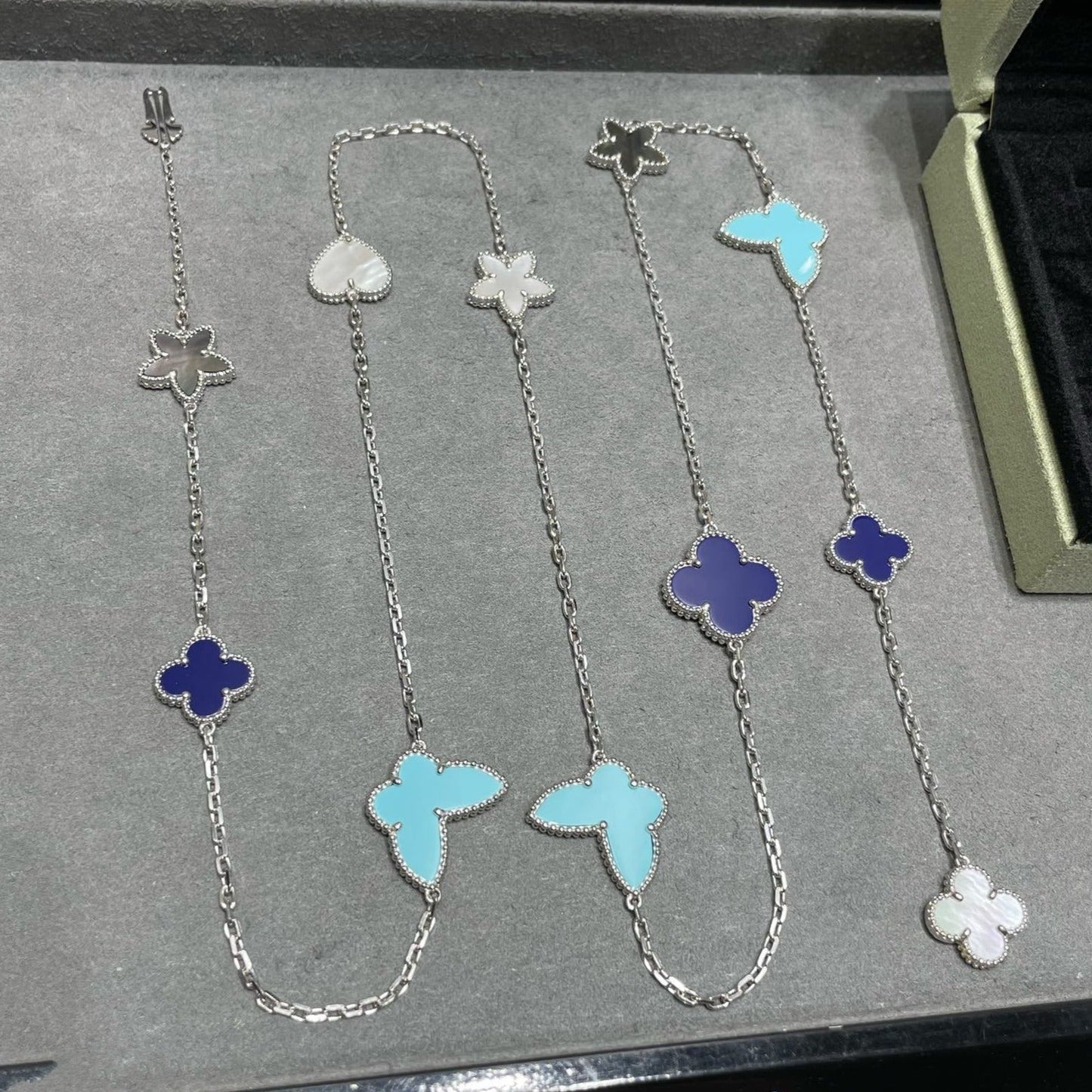 [Glimmer]ラッキー クローバー シルバー 11 モチーフ ネックレス