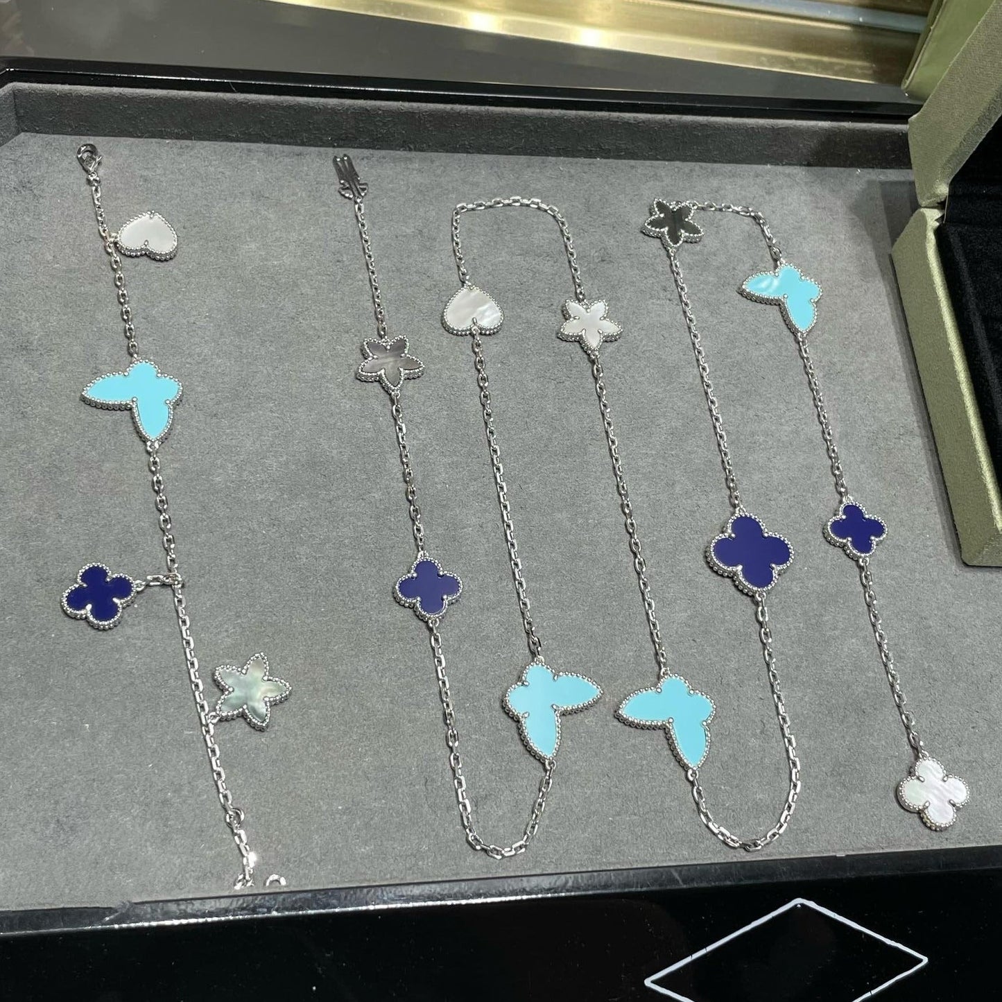 [Glimmer]ラッキー クローバー シルバー 11 モチーフ ネックレス