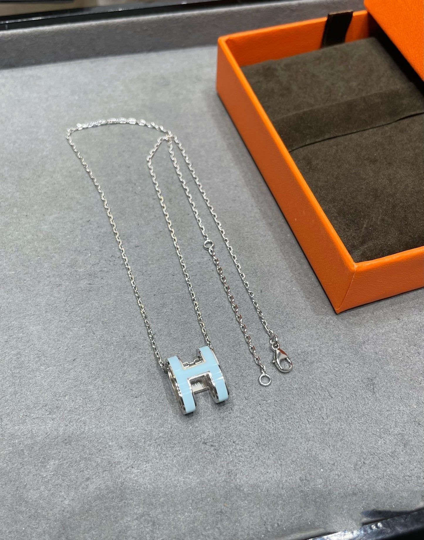 [Glimmer]POP H SKY BLUE NECKLACE