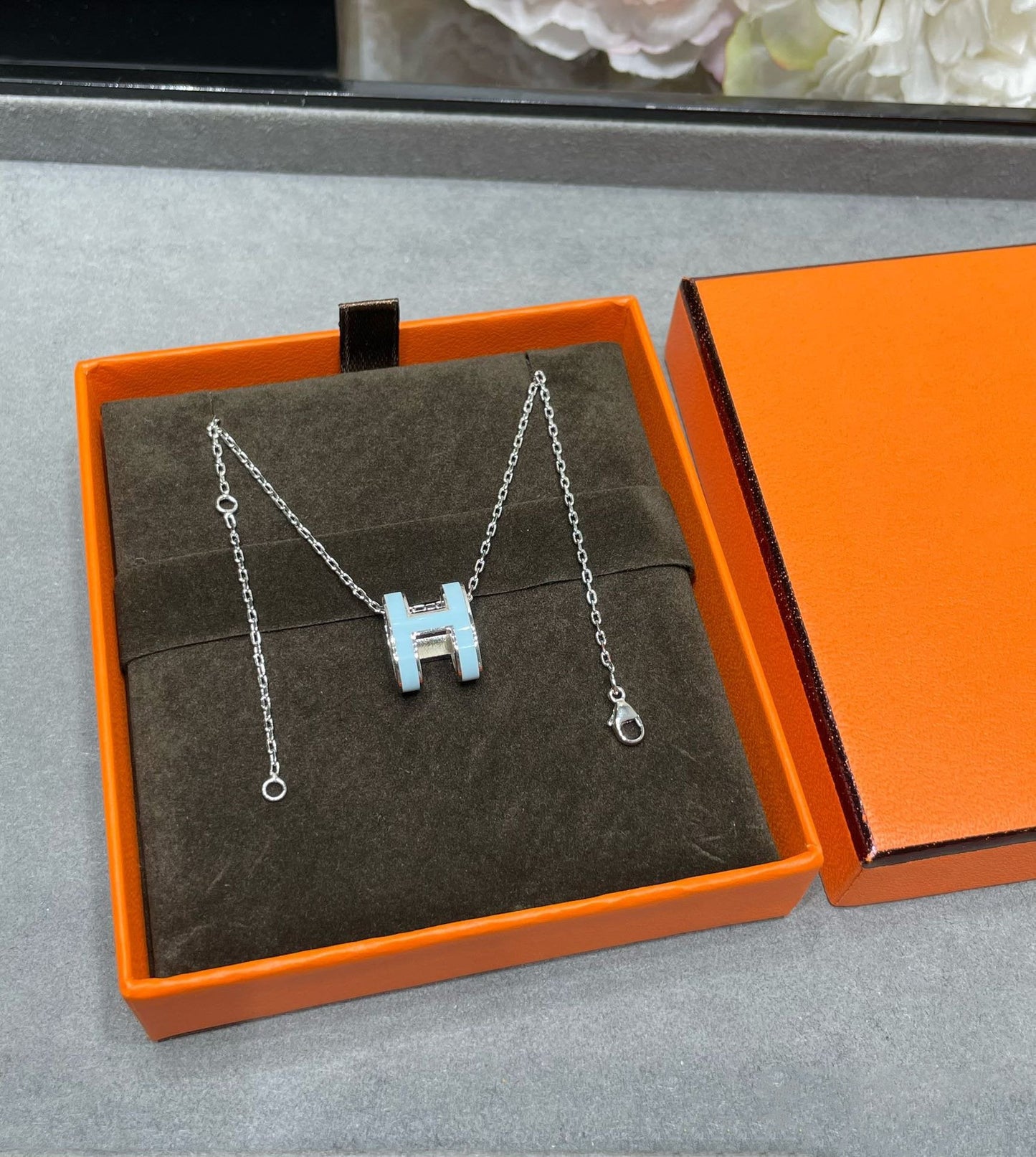 [Glimmer]POP H SKY BLUE NECKLACE