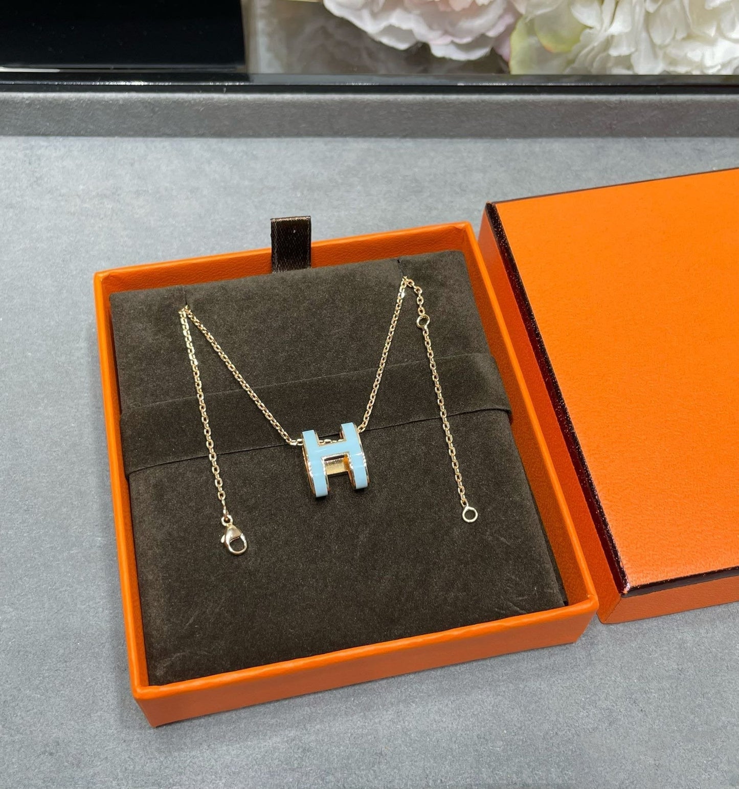 [Glimmer]POP H SKY BLUE NECKLACE