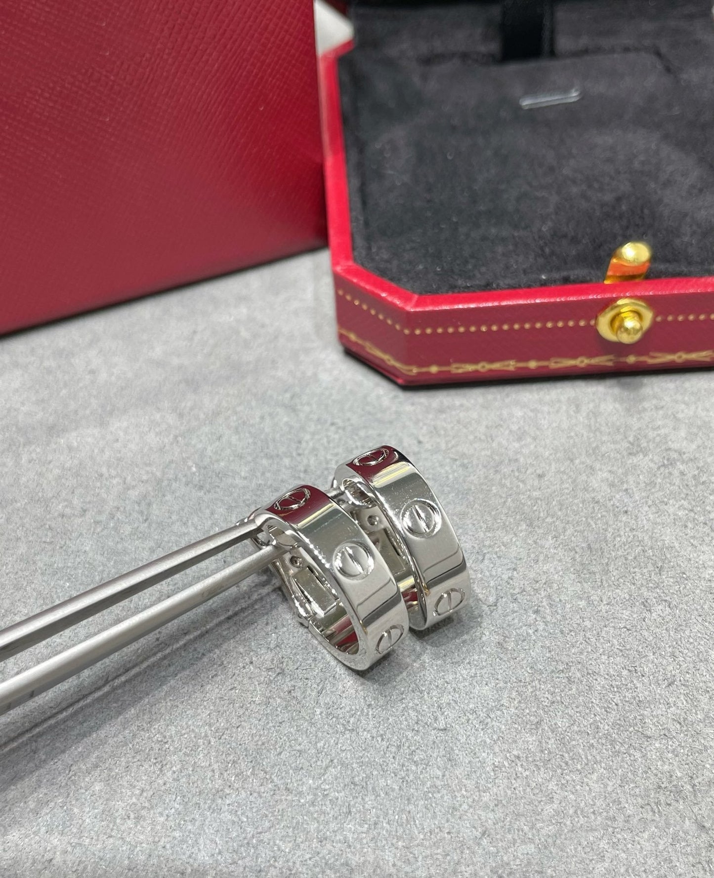 [Glimmer]LOVE 5.5MM EARRINGS