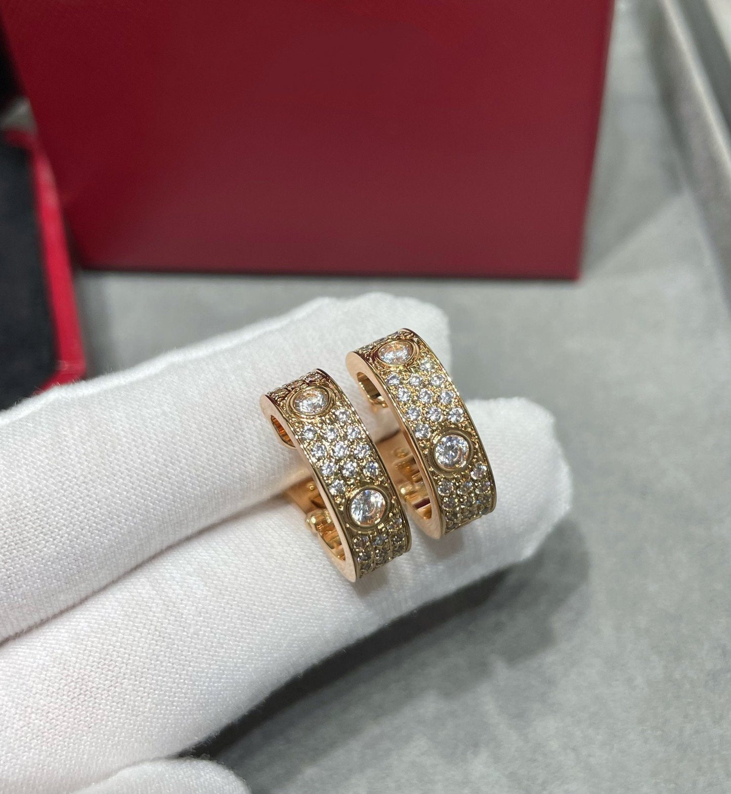 [Glimmer]LOVE 5.5MM DIAMOND PAVED EARRINGS