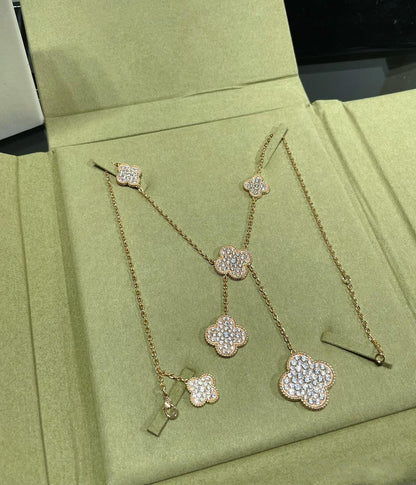 [Glimmer]クローバー 6モチーフ ダイヤモンドパヴェネックレス