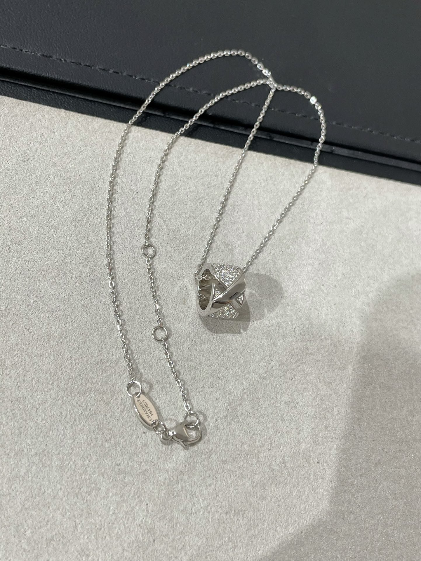 [Glimmer]LIENS EVIDENCE DIAMOND PAVED NECKLACE