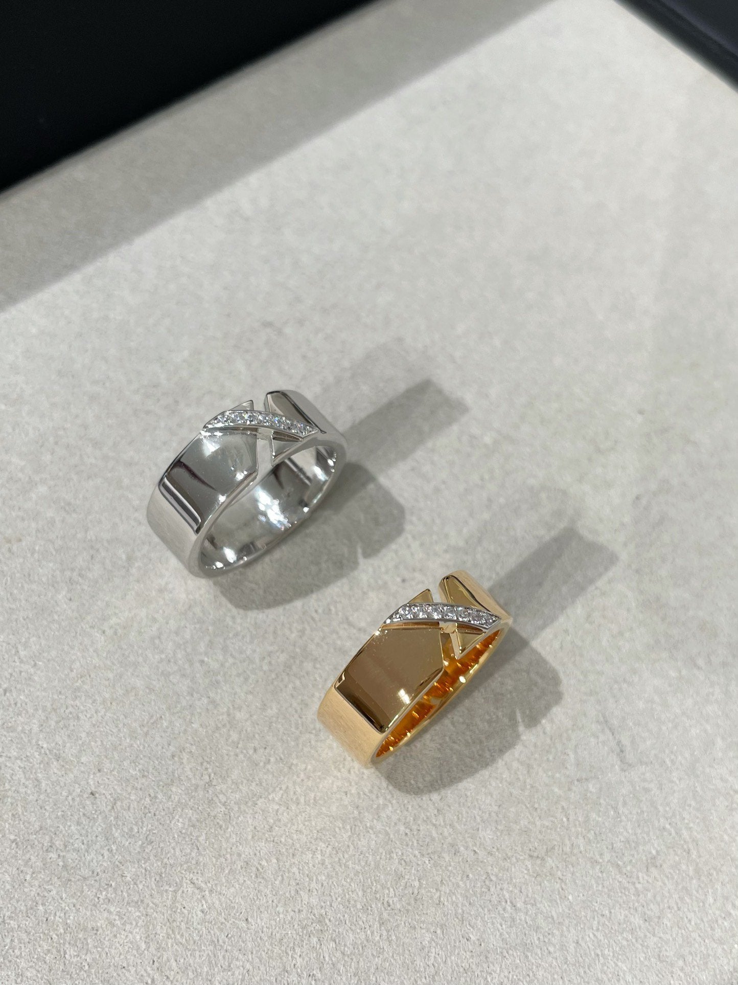 [Glimmer]LIENS EVIDENCE DIAOMOND RING