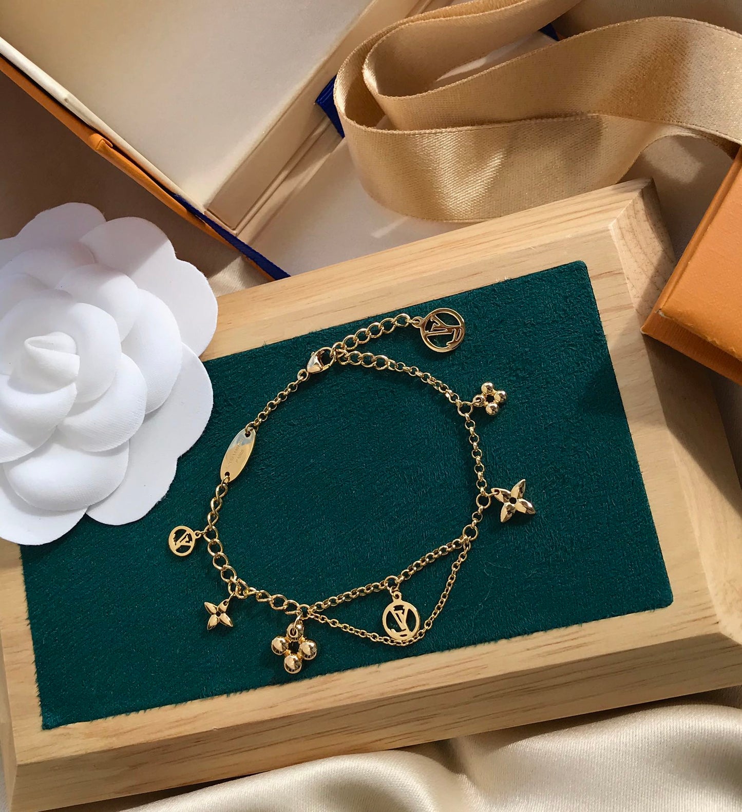[Glimmer]BLOOMING PINK GOLD MOP BRACELET