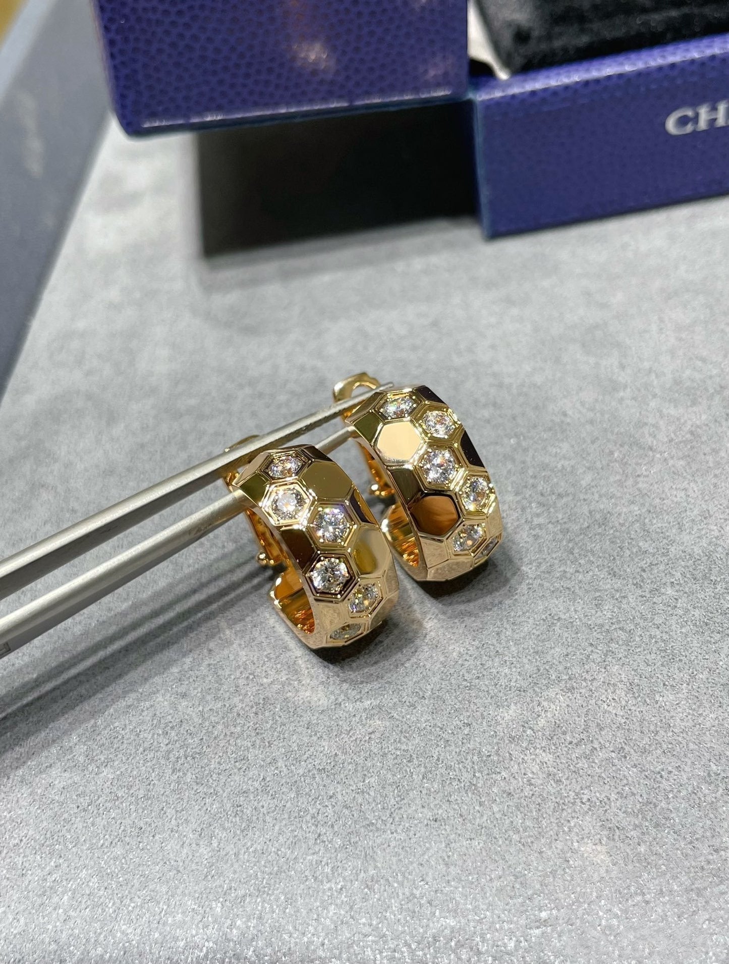 [Glimmer]BEE LOVE DIAMOND HOOP EARRINGS