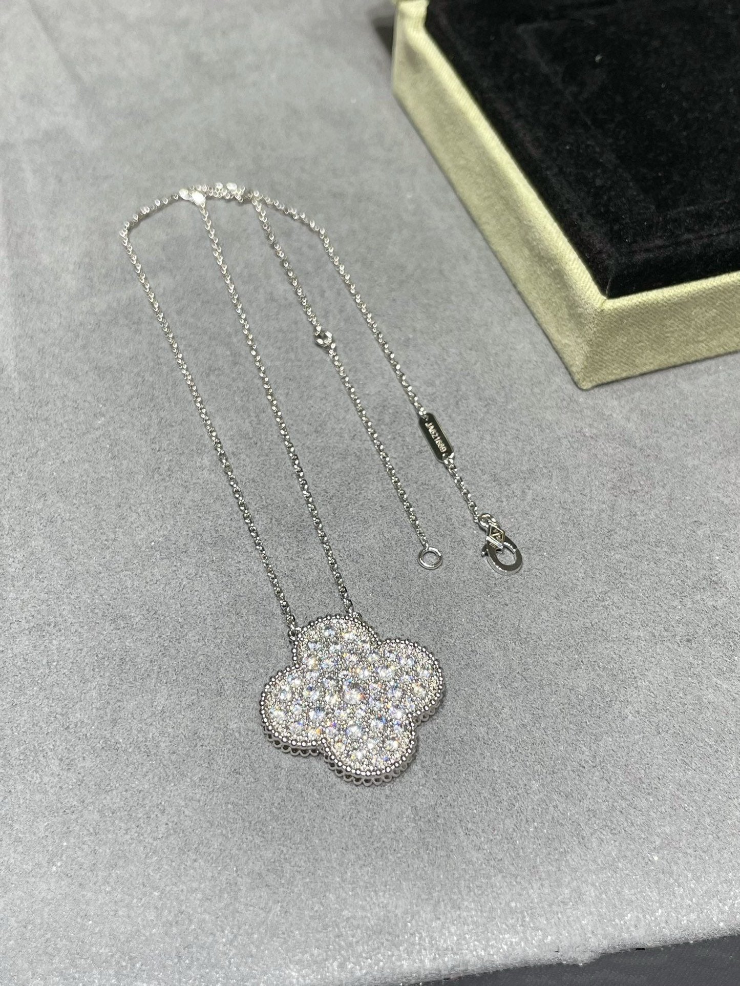 [Glimmer]クローバー 25MM ラージペンダント ダイヤモンドパヴェ シルバーネックレス