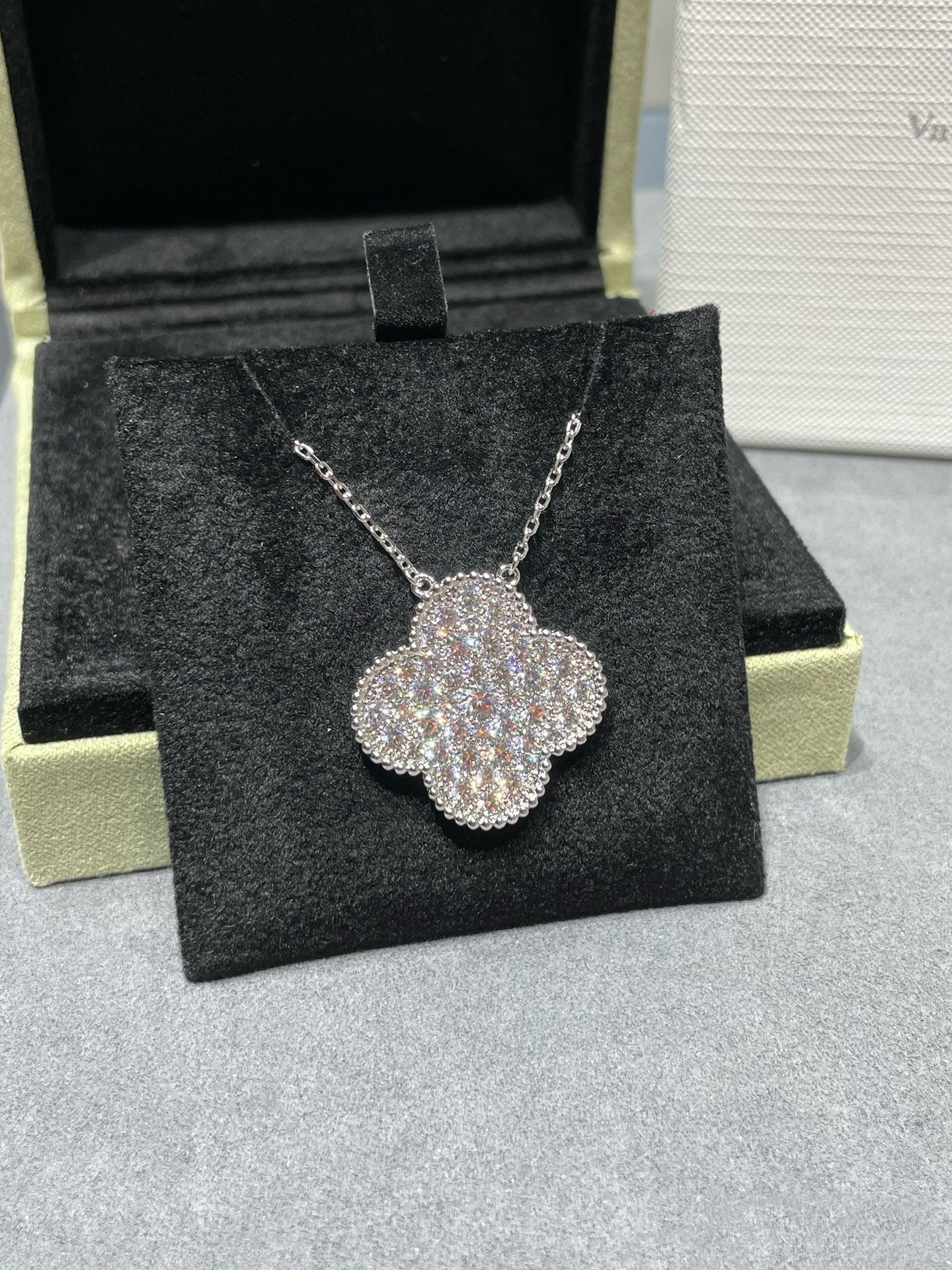 [Glimmer]クローバー 25MM ラージペンダント ダイヤモンドパヴェ シルバーネックレス
